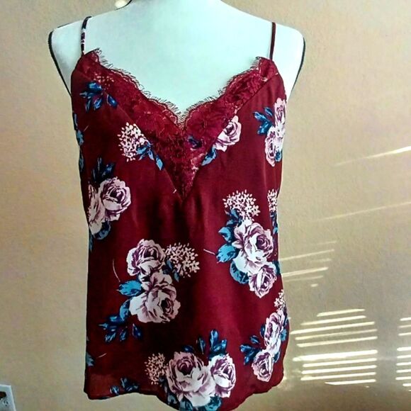 Socialite Burgundy floral strap top Size M - Picture 1 of 5